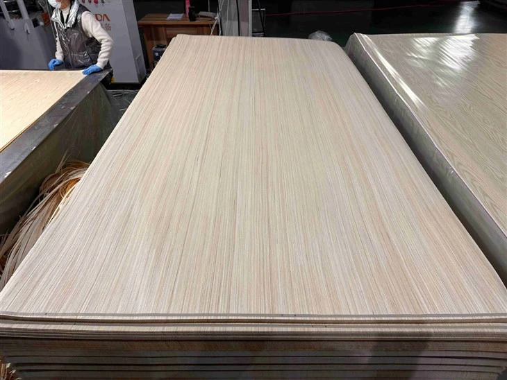 Factory Price White Engineered Veneer Recon Poplar Veneer